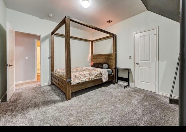 Building Photo - 11905 Whitney Way