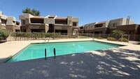 Building Photo - Paradise Valley 1br Condo with Pool