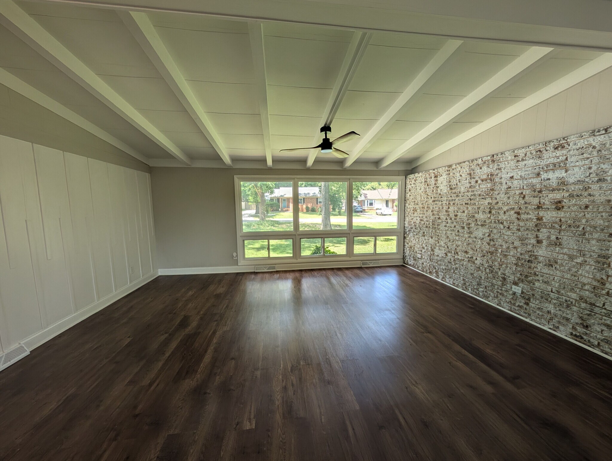 Building Photo - Room in House on Milford Rd