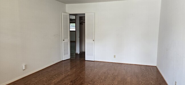 Building Photo - 1814 Linwood Rd