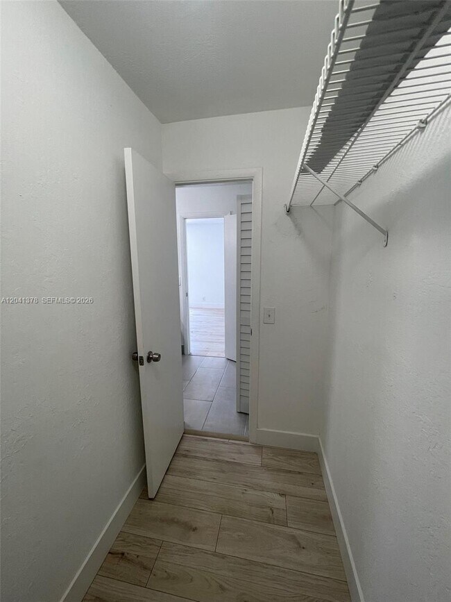 Building Photo - 2580 Coral Springs Dr