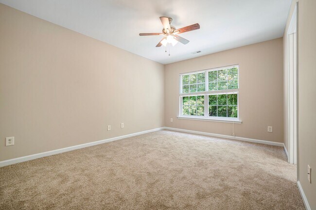 Building Photo - 1411 Crimson Creek Dr