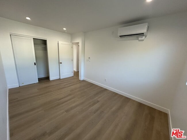 Building Photo - 599 Sunset Ct