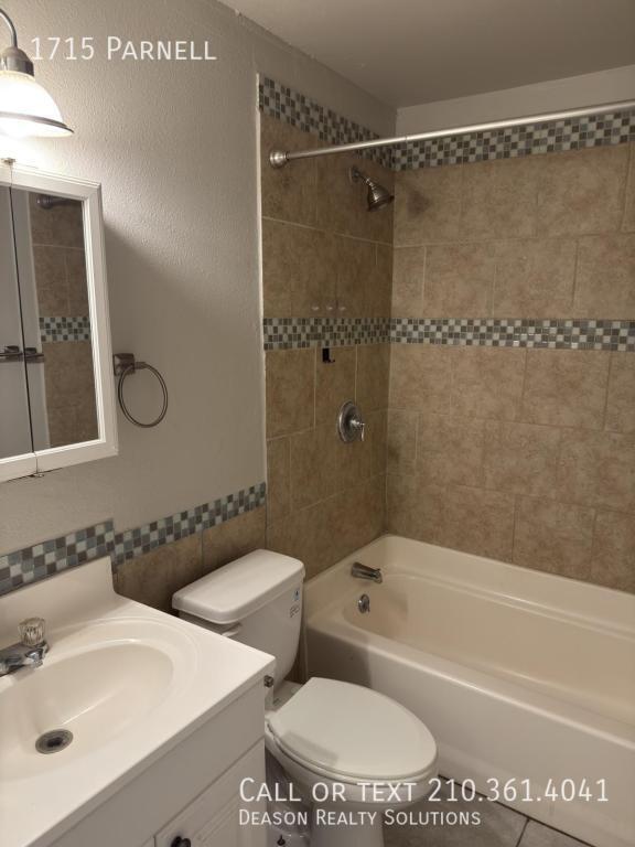 Building Photo - 1715 Parnell-