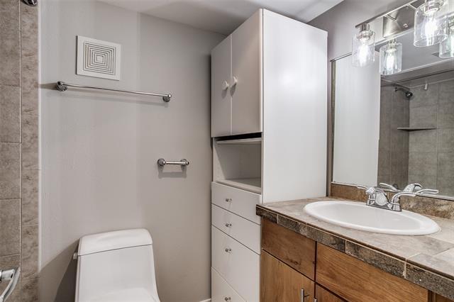 Building Photo - 4616 W Lovers Ln