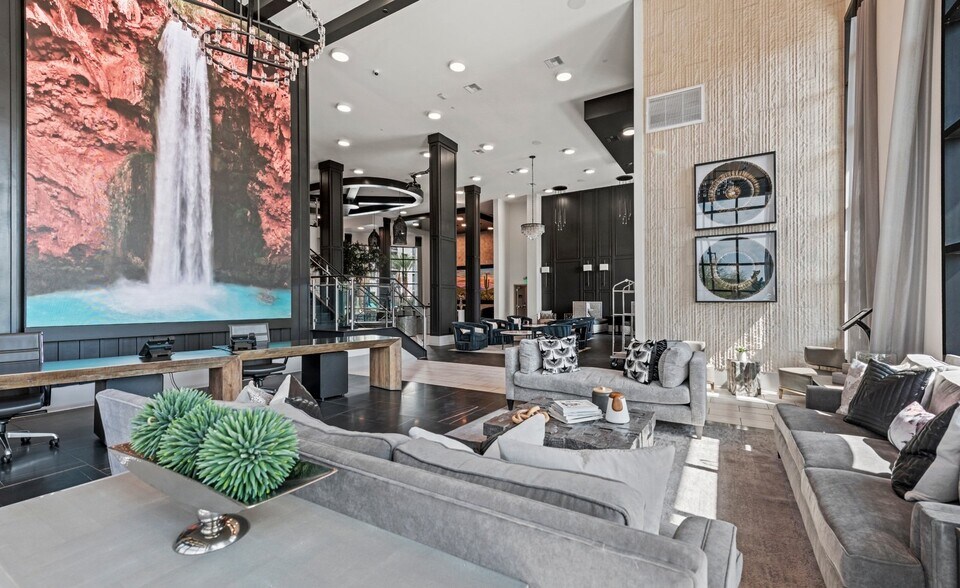 Building Photo - 8688 E Raintree Dr