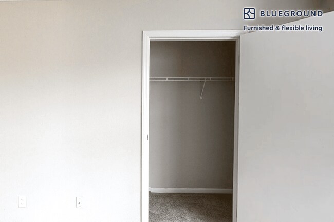 Building Photo - 100 Court N Dr