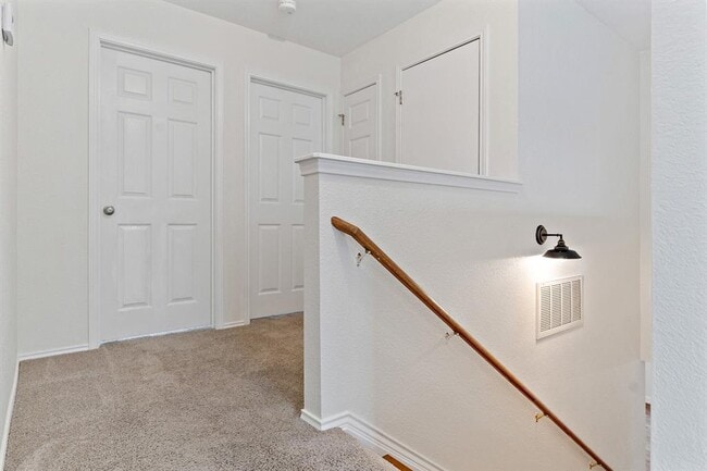 Building Photo - 321 Nicole Way