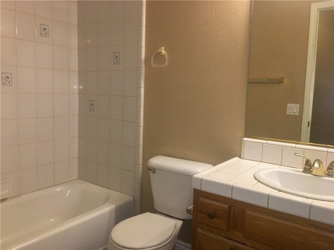 Building Photo - 5714 Desert Lakes Dr