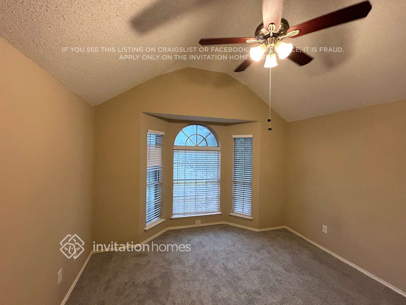 Building Photo - 825 Claire View Dr