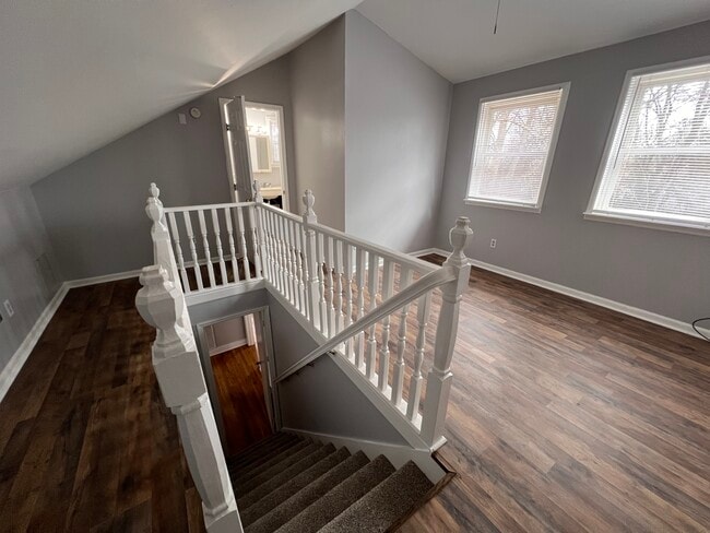 Building Photo - 606 Kingwood Dr