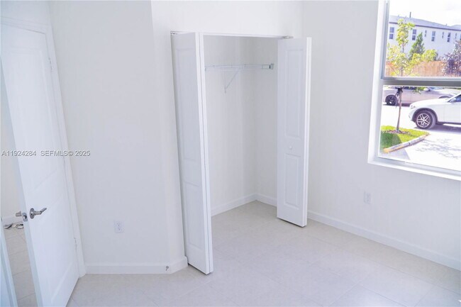 Building Photo - 27651 SW 155th Ct