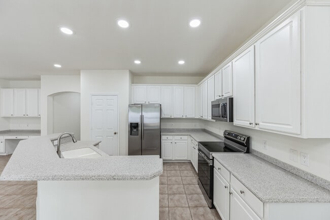 Building Photo - 8190 Silver Birch Way