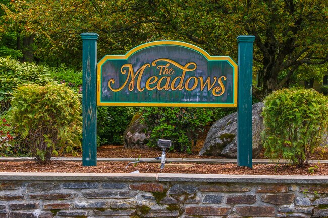 Building Photo - 409 The Meadows