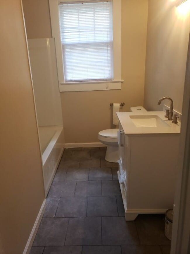 Building Photo - 3 br, 1 bath House - 4678 O'Hear Avenue