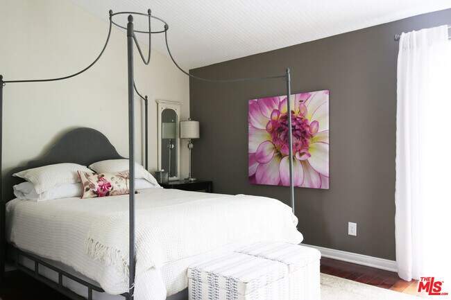 Building Photo - 603 S Prospect Ave