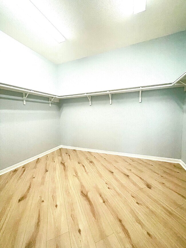 Building Photo - 1619 Stuart Creek Dr