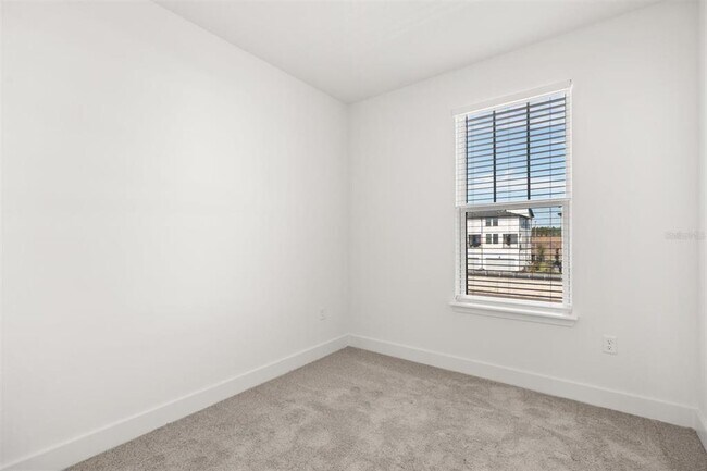 Building Photo - 15244 Groveside Rd