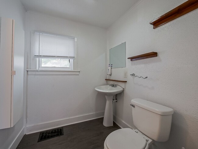 Building Photo - Beautifully Updated 4-Bedroom Home in the Heart of Ypsilanti