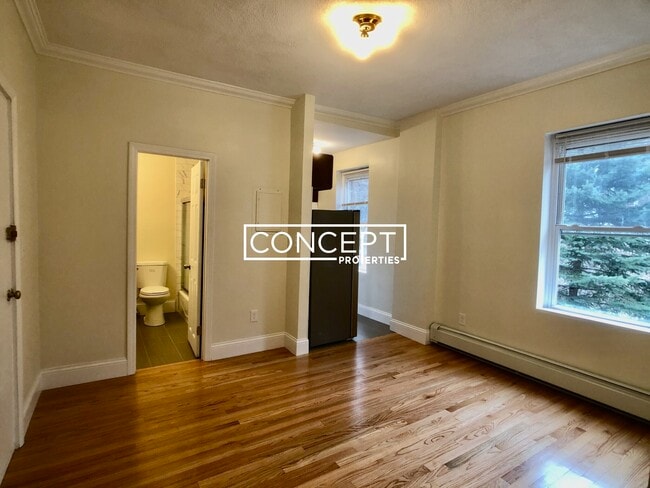 Building Photo - 11 Wait St