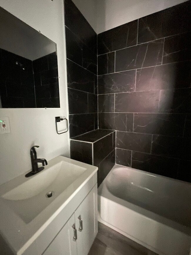 Building Photo - 1523 S Homan Ave