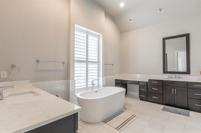 Building Photo - 1701 Millsap Ln