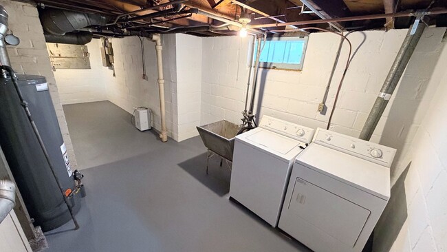 Building Photo - Charming 2BR Home with Yard and Garage in Northeast