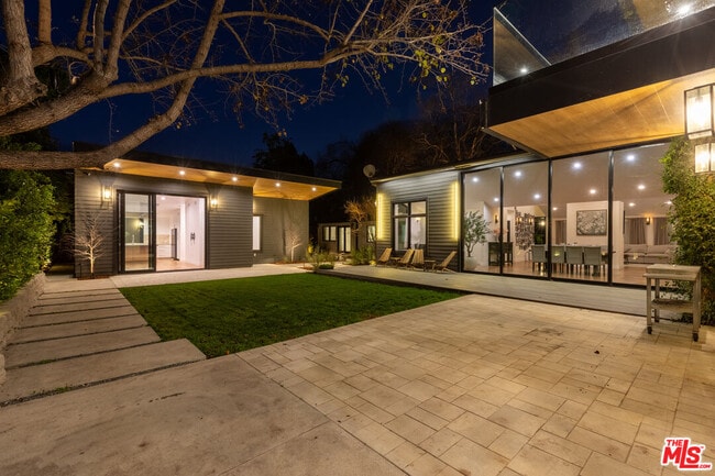 Building Photo - 1095 Chula Vista Pl