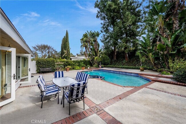 Building Photo - 3150 Dona Maria Dr