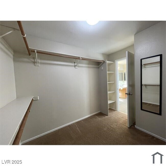 Building Photo - 909 E Malibu Sands Ave