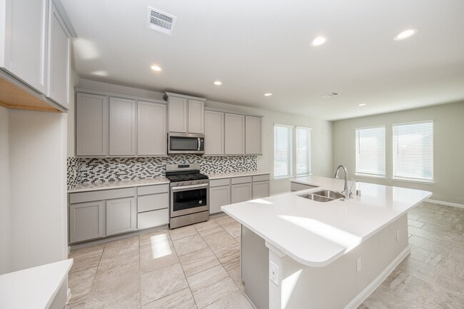 Building Photo - 6301 Superior Dr