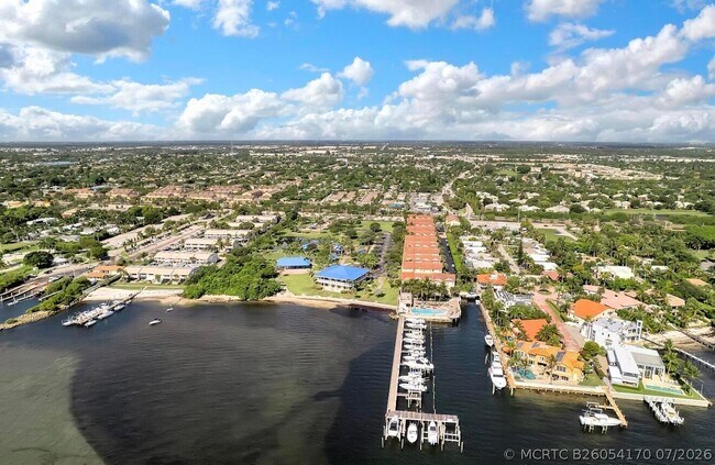Building Photo - 133 Harbors Way