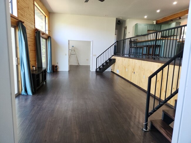 Building Photo - Live in The Pines ~ 2 Bed / 2 Bath for Lease