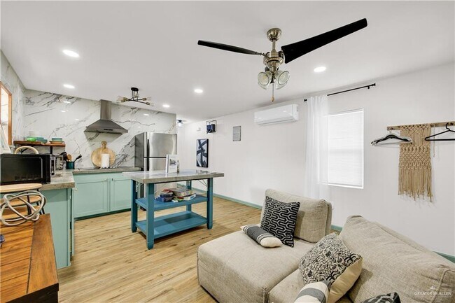 Building Photo - 19 Bell E Ave