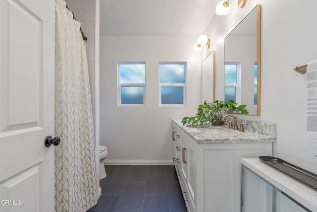 Building Photo - 5200 Dahlia Dr