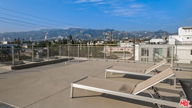 Building Photo - 751 N Fairfax Ave