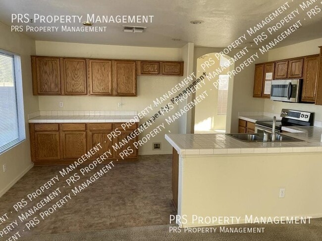 Building Photo - 324 W Colt Rd