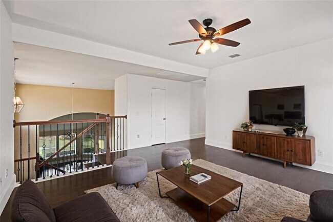 Building Photo - 205 Pincea Pl
