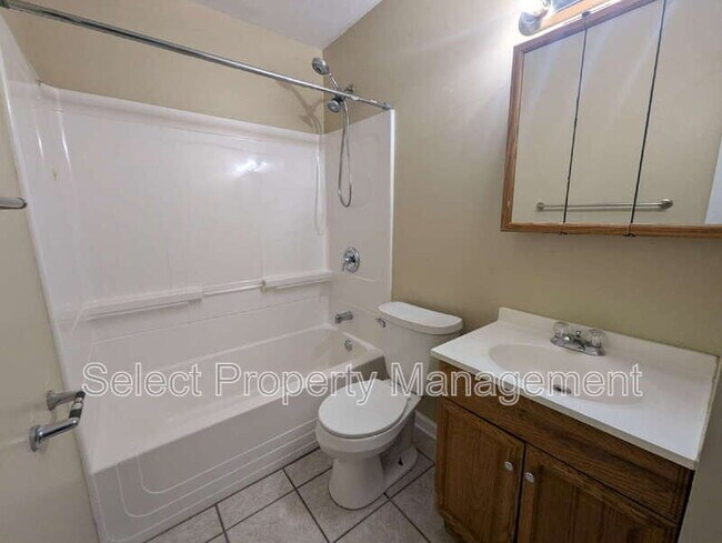 Building Photo - 926 Houston Dr