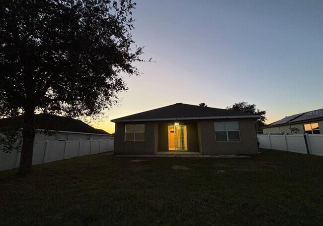 Building Photo - 140 Highland Meadows St