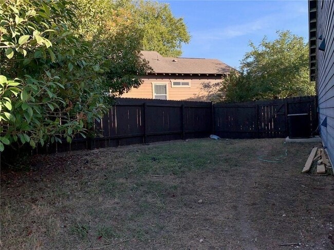 Building Photo - 10720 Sorghum Hill Cove