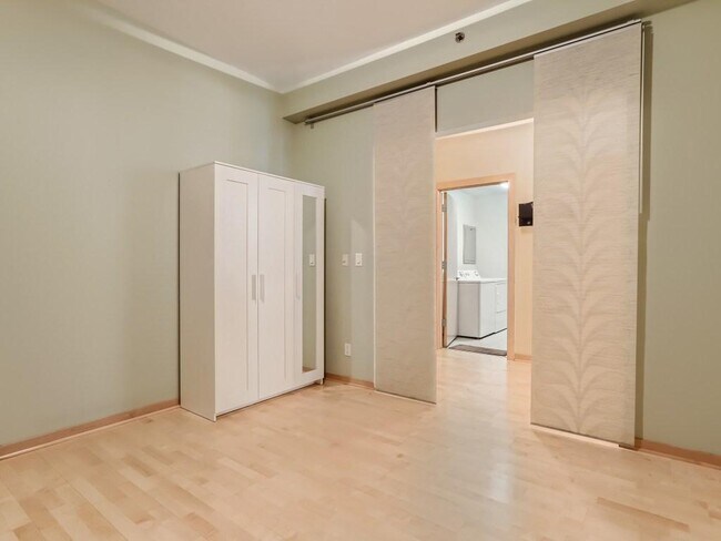 Building Photo - 401 N 2nd St