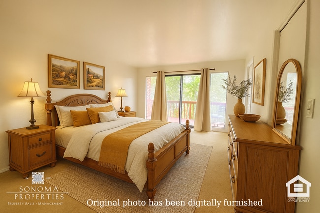 Building Photo - 3+ Bedroom / 2 Bathroom Home with Sunroom & Beautiful Views