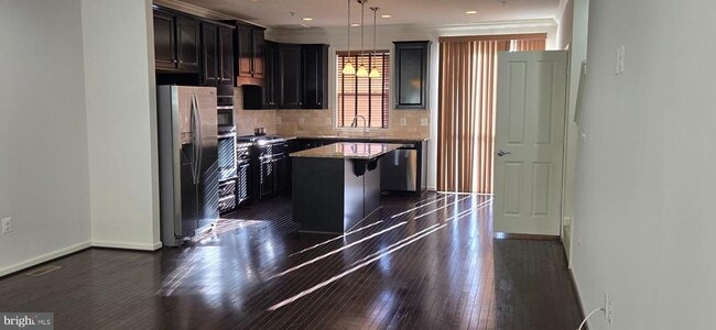 Building Photo - 14067 Marketcenter Dr