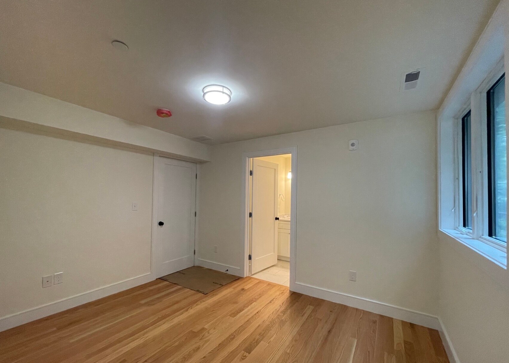 Building Photo - 65 Cameron St