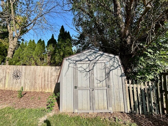 Building Photo - Charming 4-Bedroom Home Near Morse Park & ...