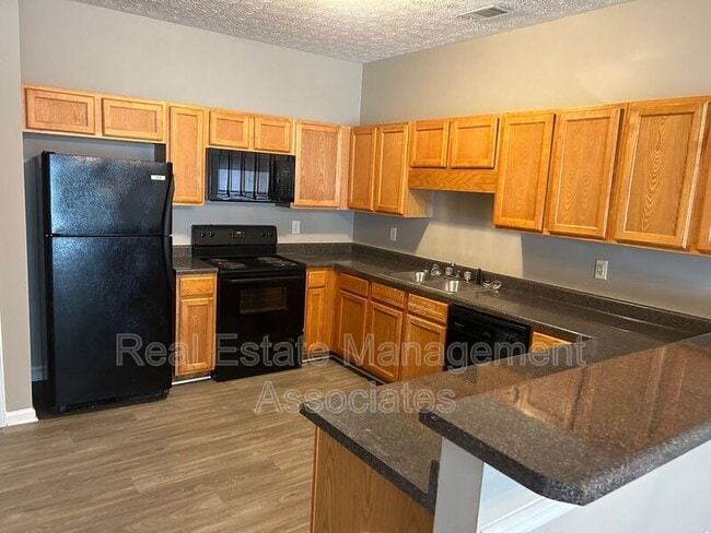 Building Photo - 1733 Carrington Dr