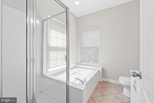 Building Photo - 519 Ensemble Ct