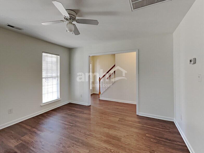 Building Photo - 254 Royalton Rd