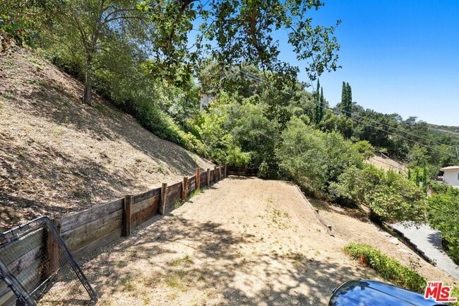 Building Photo - 22013 Alta Dr